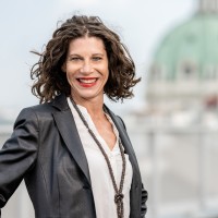 Claudia Bochinz