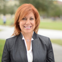 Dr. Nataly Chandia Viano