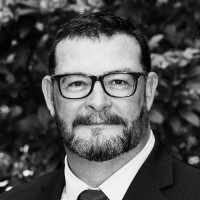 Dr Steven Munns