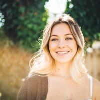 Beth Vanderbeck (Elizabeth De Laurell)