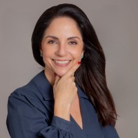 Viviane Brandão,  CFP®