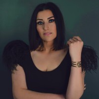 Lauryn Snapp