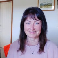 Tracey Oakes