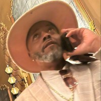 Barry L Riggins