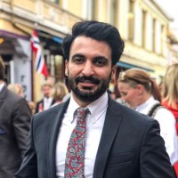kamran pour