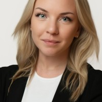 Amanda B Reisig