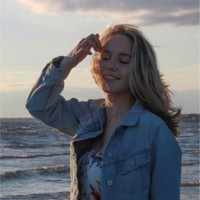Claire Smelser