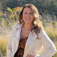 Cassandra Helle