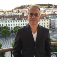 Dr. Roberto Centore