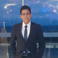 Lucas V.