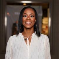 Ebony Holmes-Hollinger, Mba