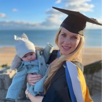 Lenka Lamont, Acg, Msc, Ba (Hons)