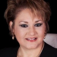 Sylvia Reyna
