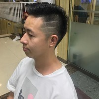 任薪竹