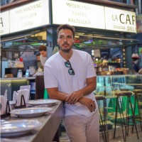 John - 约翰 - Izaguirre