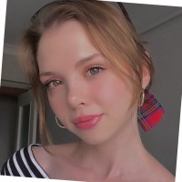 Emel Akbaş