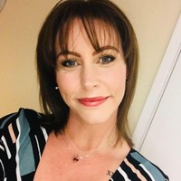 Shelley James