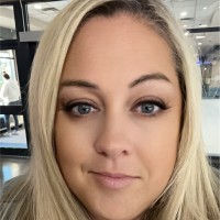 Kim Lyons