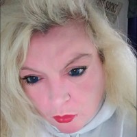 Elizabeth Priest