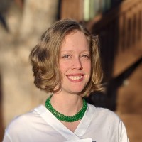Elizabeth Jones, Pe