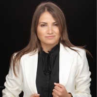 Julia Nassar M.•.E.•.