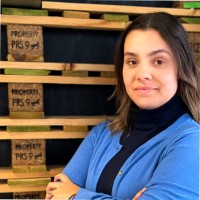 Débora B. Tavares