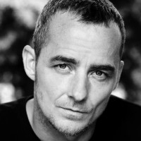 Lee James