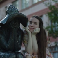 Eszti Tóth