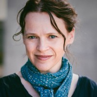 Roslyn Oades