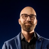 Erik Luhr