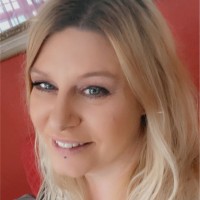 Nadine Lampert