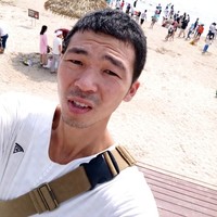万坤鹏
