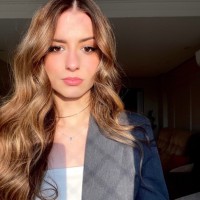 Paula Uyvary Sangiuliano, Pqo