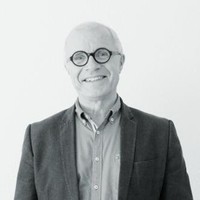 Dr. Michael Schifferdecker