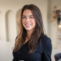 Roos K.