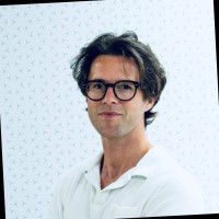 Oliver Keating