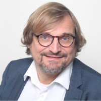 Dr. Christian Schmid