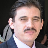 Cesar Becerra, Ee, Msee