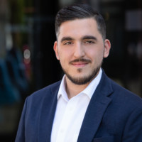 Nihat Bostanli (李浩)