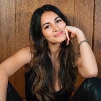 Denna Naemi
