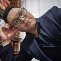 Adler Martínez