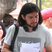 Camilo Flores