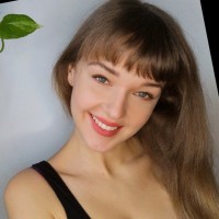 Ana R. H.