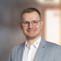 Tobias Bayer