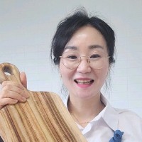 JUNGHEE LEE