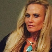Julie Ross