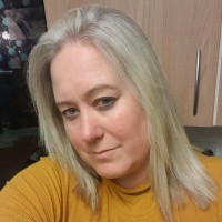 Helen Iles (Nee Neves)