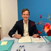 Dennis Van Der Lee
