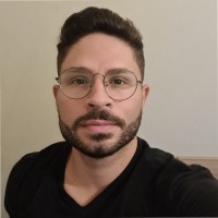 Adriano Casqueiro De Araujo