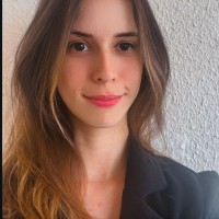 Julia Leal